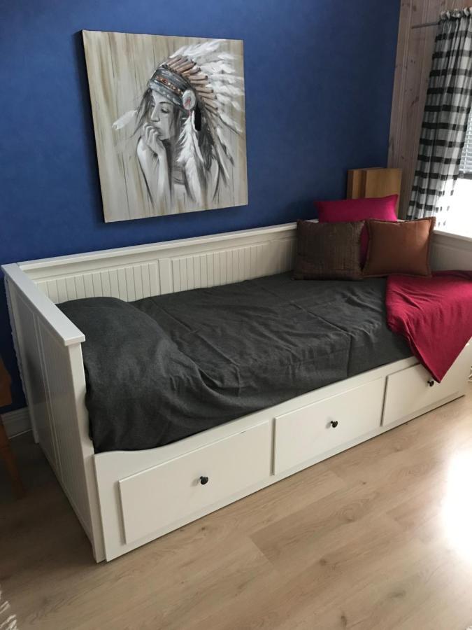 Trevlig Stuga Pa Landet, Centralt 8Km Fran Centrum Eskilstuna Extérieur photo